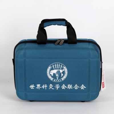世界针灸学会联合会定制的箱包